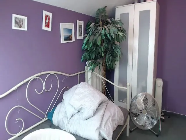 Live sex webcam photo for JoanQueen #264269300