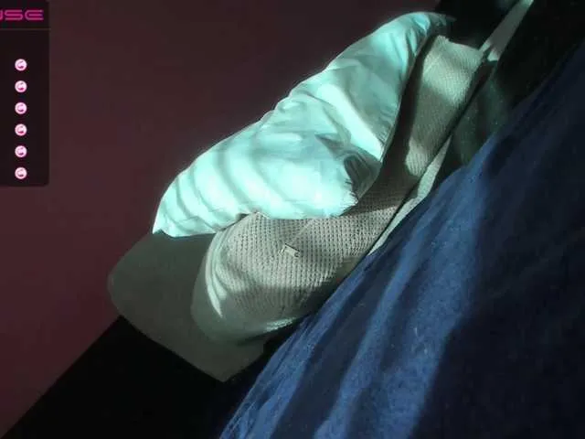 Live sex webcam photo for DiamondKay #287973810