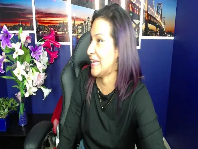 Live sex webcam photo for Infernalsexx #265325666