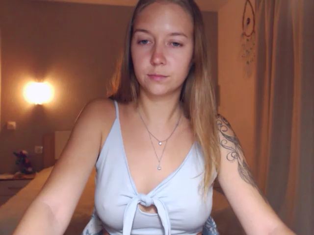 Live sex webcam photo for SylviaOneill #262737452