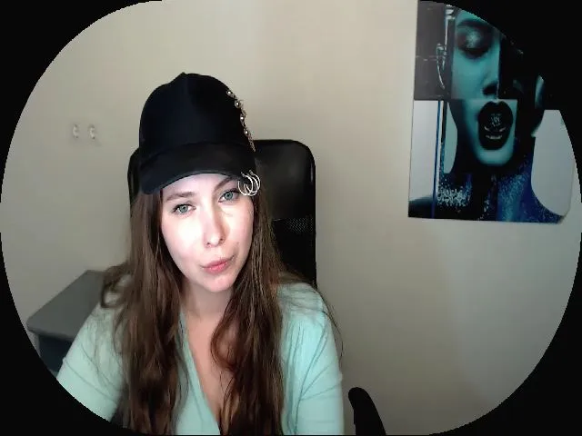 Live sex webcam photo for MollyMey #265182388
