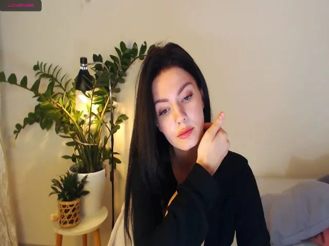 Live sex webcam photo for HarleyQX #255803250