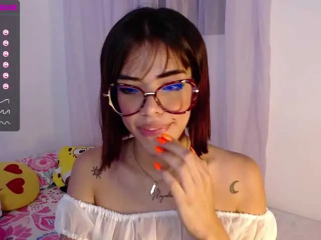 Live sex webcam photo for MarilynStone #254320015