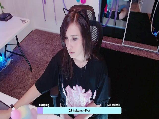 Live sex webcam photo for moonlitfox #254661328