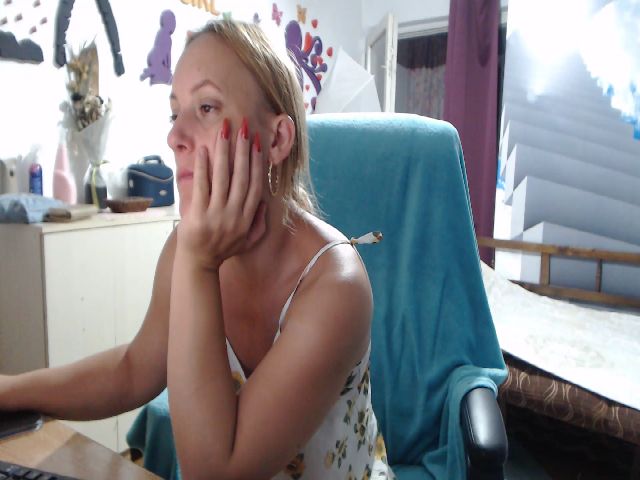 Live sex webcam photo for LiaMelanyy #254892114