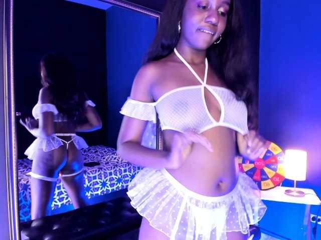 Live sex webcam photo for HaileyVans #240989136