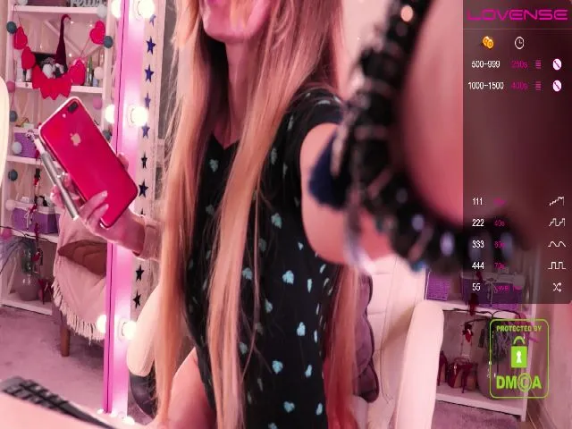 Live sex webcam photo for Lineagee #252794324