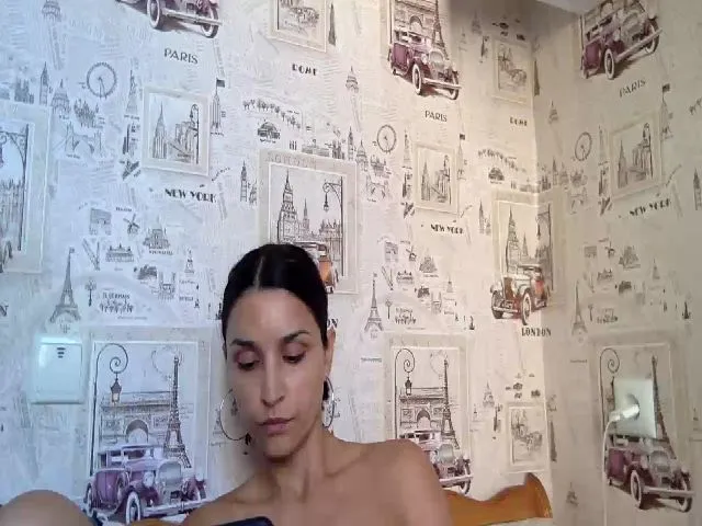Live sex webcam photo for JolyBoss #257465540
