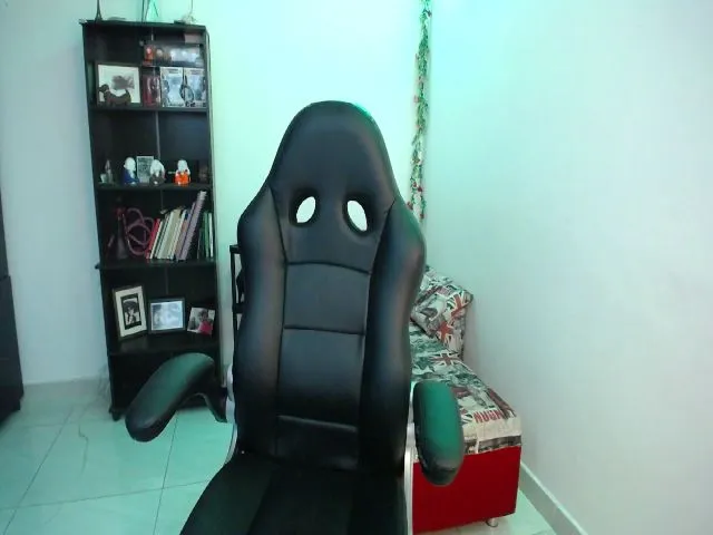 Live sex webcam photo for Anyablack2 #255753636