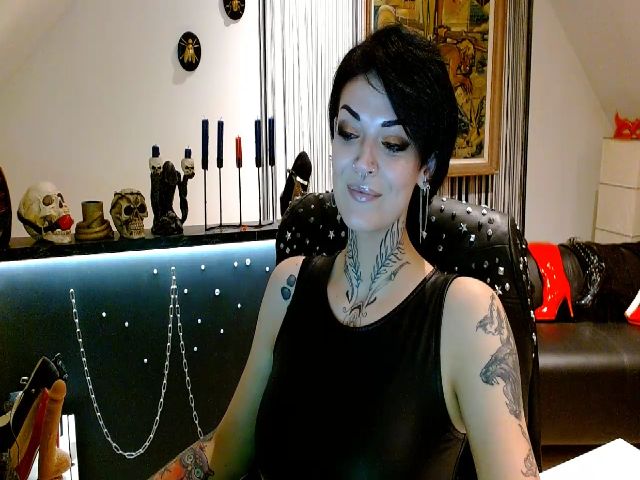 Live sex webcam photo for DaemonInk #259508462