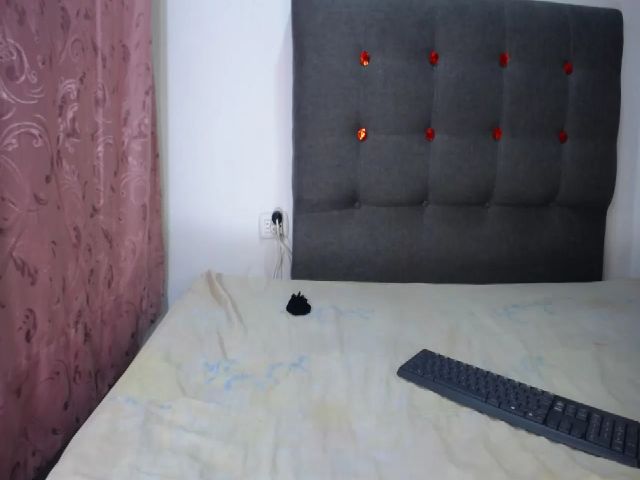 Live sex webcam photo for Tamy07 #255335640