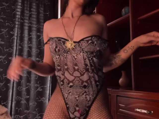 Live sex webcam photo for PaulinaBelush #241529795