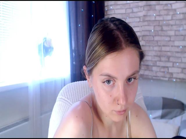 Live sex webcam photo for CumMeaRiver #252422853