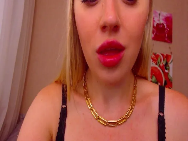Live sex webcam photo for MandisKain #264668077