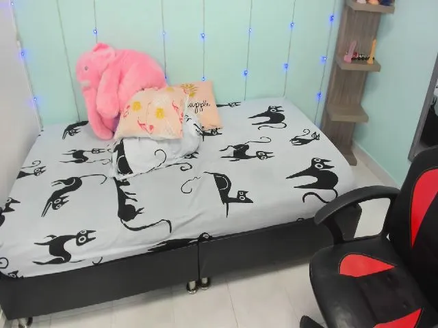 Live sex webcam photo for JENELOTIZZ #265121659