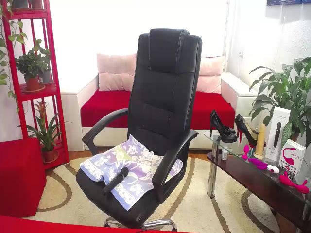 Live sex webcam photo for OlgaSaphire #263099326