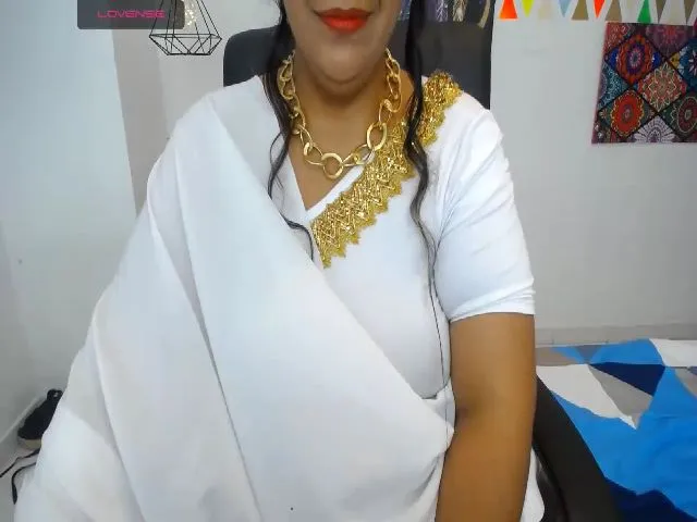 Live sex webcam photo for IndianMama #259361518