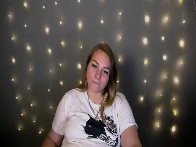 Live sex webcam photo for StellaJ_ #265565162