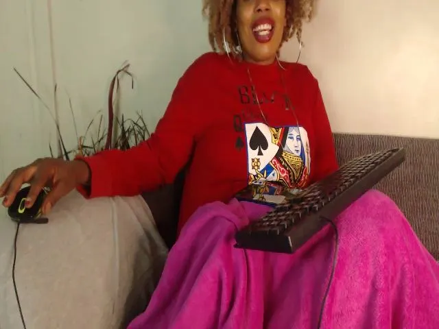 Live sex webcam photo for ChoccLisa #254615032