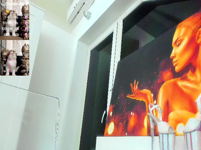 Live sex webcam photo for SashaChase #260302945