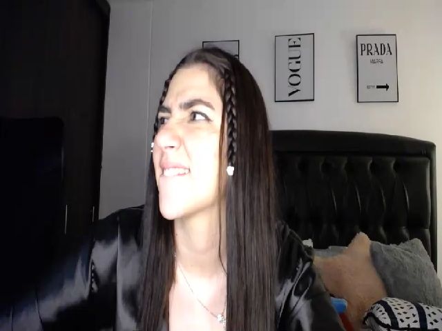 Live sex webcam photo for Valen_giraldo #261690906