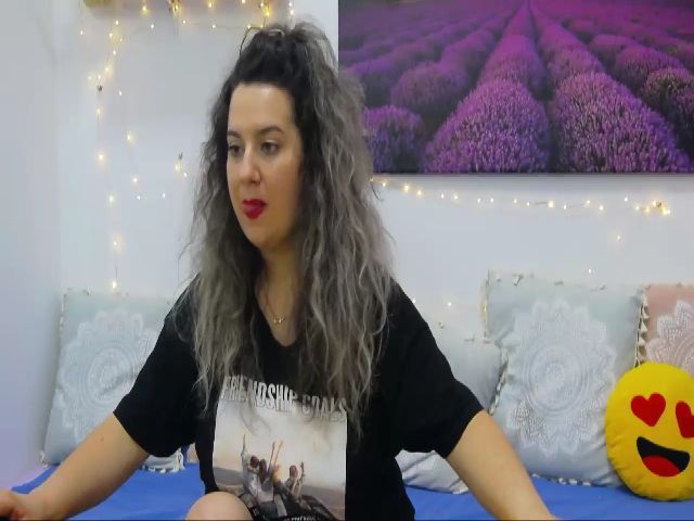 Live sex webcam photo for CurlyVibe #254617092