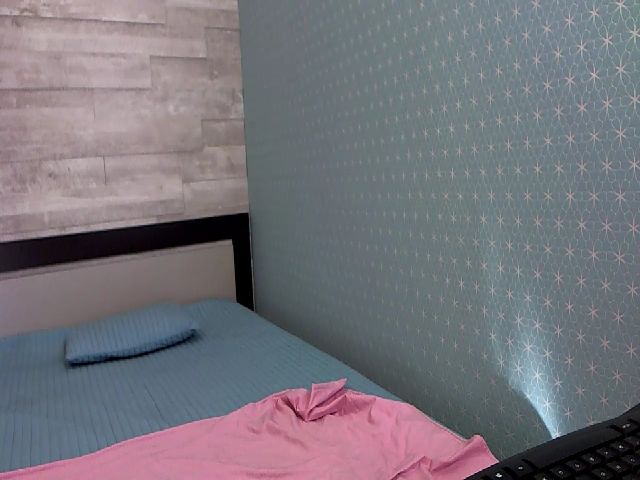 Live sex webcam photo for HugeBoobsErin #259736542