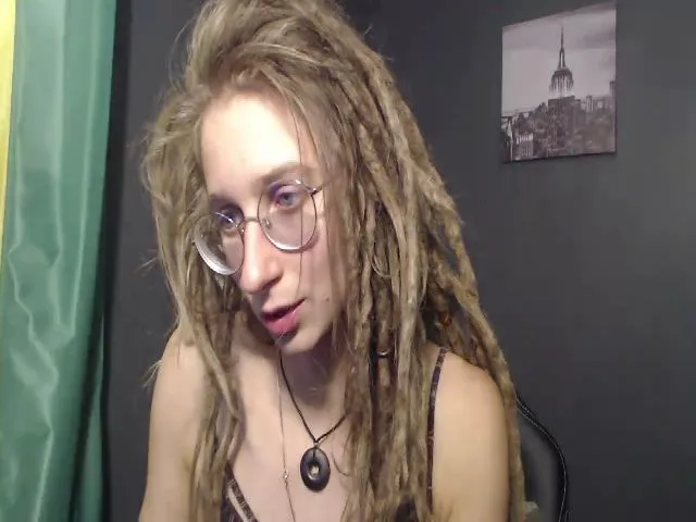 Live sex webcam photo for KINKYkeira #264214286