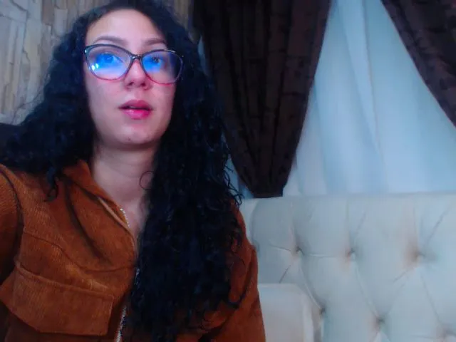 Live sex webcam photo for Karorivero #255586394