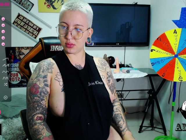 Live sex webcam photo for amy-ink #245539545