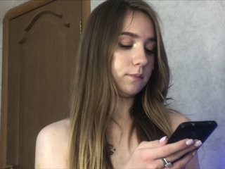 Live sex webcam photo for Mari-18 #240735616