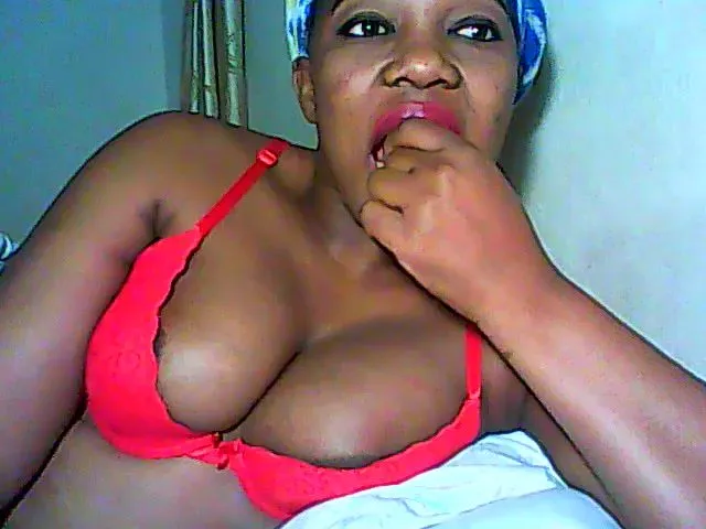 Live sex webcam photo for AfriPrincess #261576278