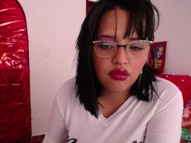 Live sex webcam photo for Cristaln07 #241208968