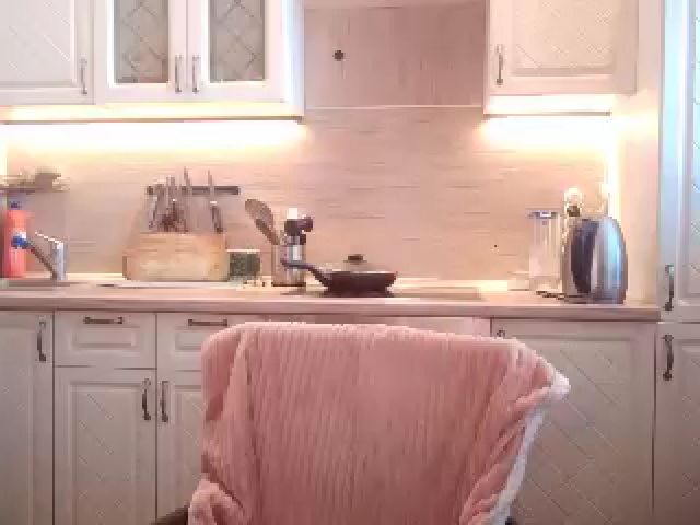 Live sex webcam photo for JaneGrey111 #258526921