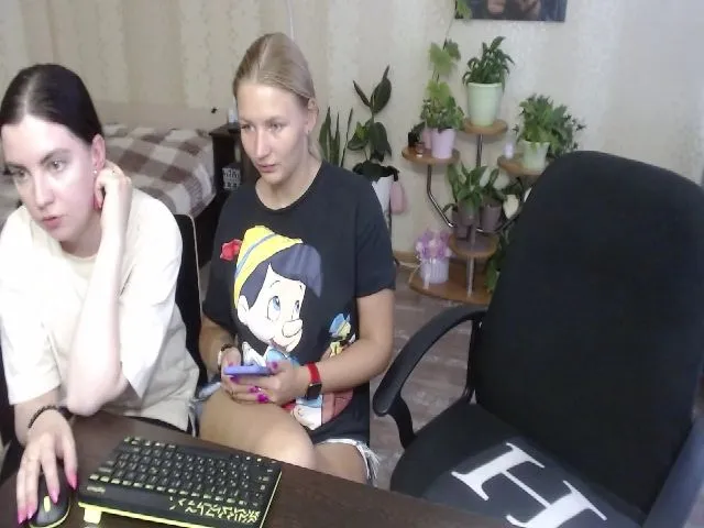Live sex webcam photo for Emi_lywild #254147263