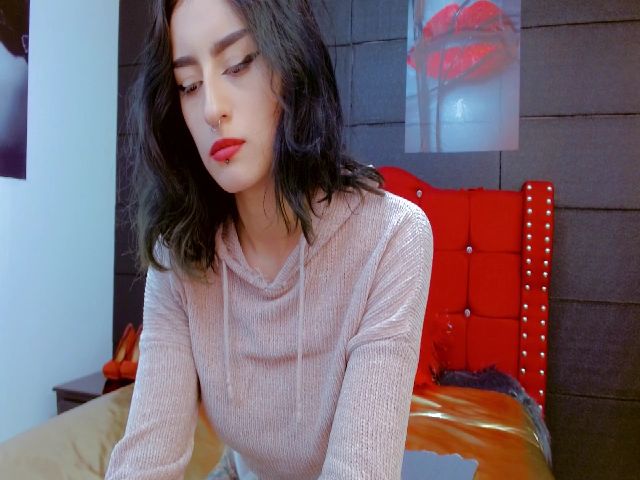 Live sex webcam photo for Violetdarkk #260386688