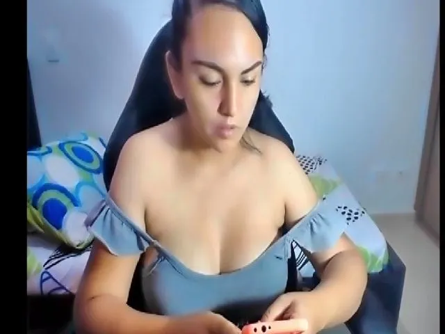 Live sex webcam photo for Sweeetx69 #262606404