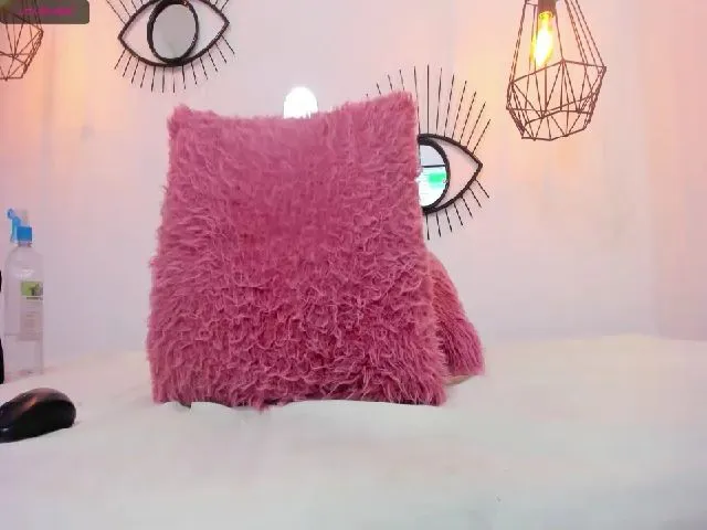 Live sex webcam photo for Shy_milf_ #261638935