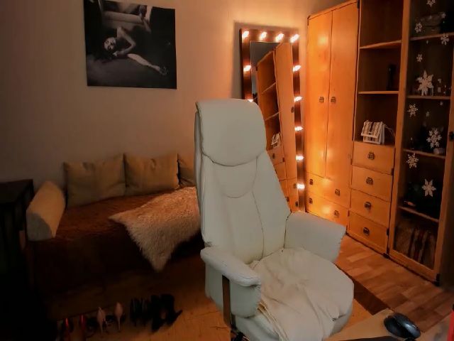 Live sex webcam photo for MariaPerfect #260973872