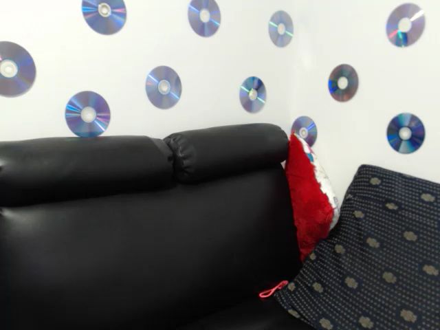 Live sex webcam photo for Xherry_wet #256159912