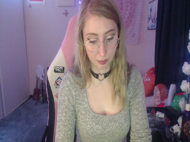 Live sex webcam photo for Chloe_Luna #261977180