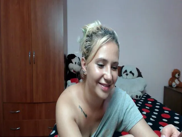 Live sex webcam photo for Tweetyboom #255486878
