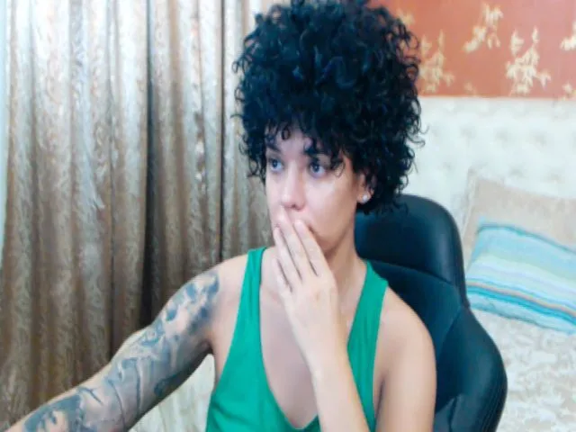 Live sex webcam photo for LaraAnne_ #258813799