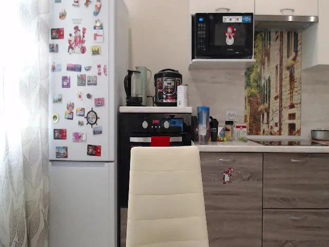Live sex webcam photo for WonderXGirlXX #258111559
