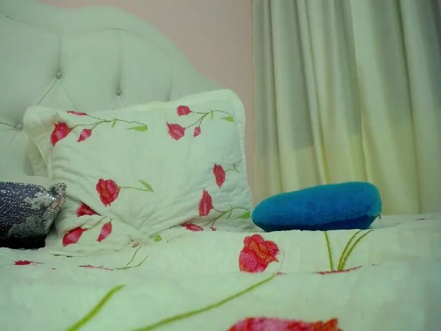 Live sex webcam photo for Petite_camila #287864444