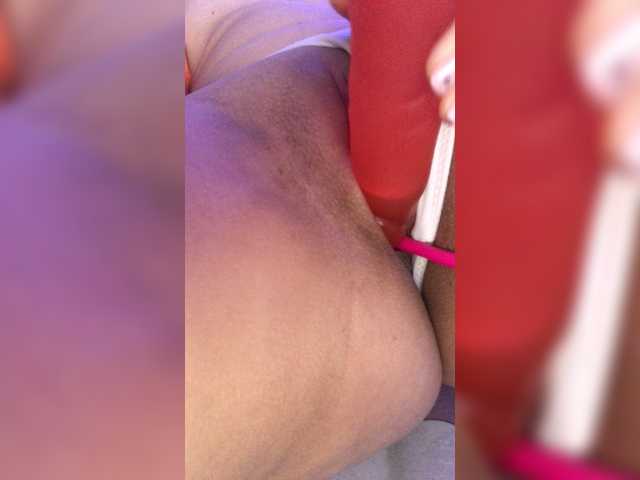 Live sex webcam photo for LeilaBrun #241658624