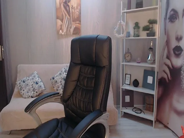 Live sex webcam photo for GoddesSophy #265439407