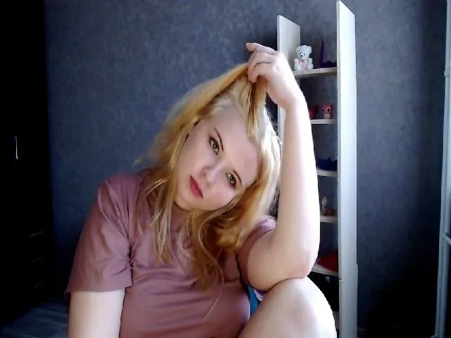 Live sex webcam photo for Melina_Top #264639397