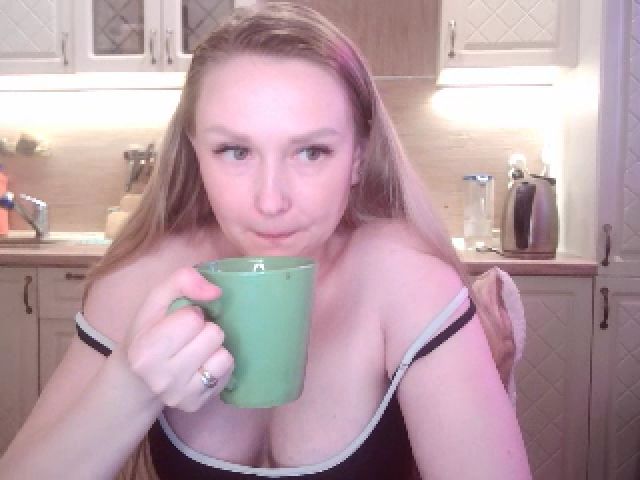 Live sex webcam photo for JaneGrey111 #263173673