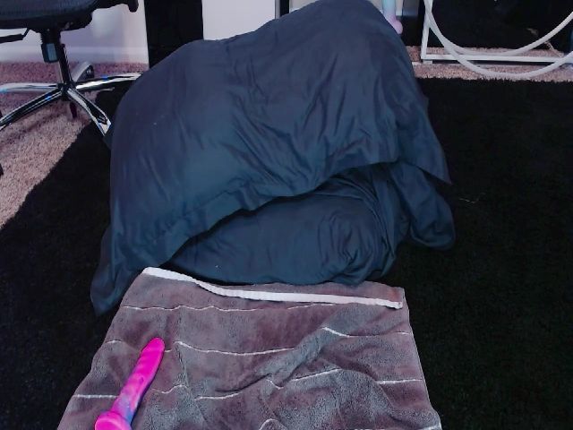 Live sex webcam photo for moonlitfox #260879281